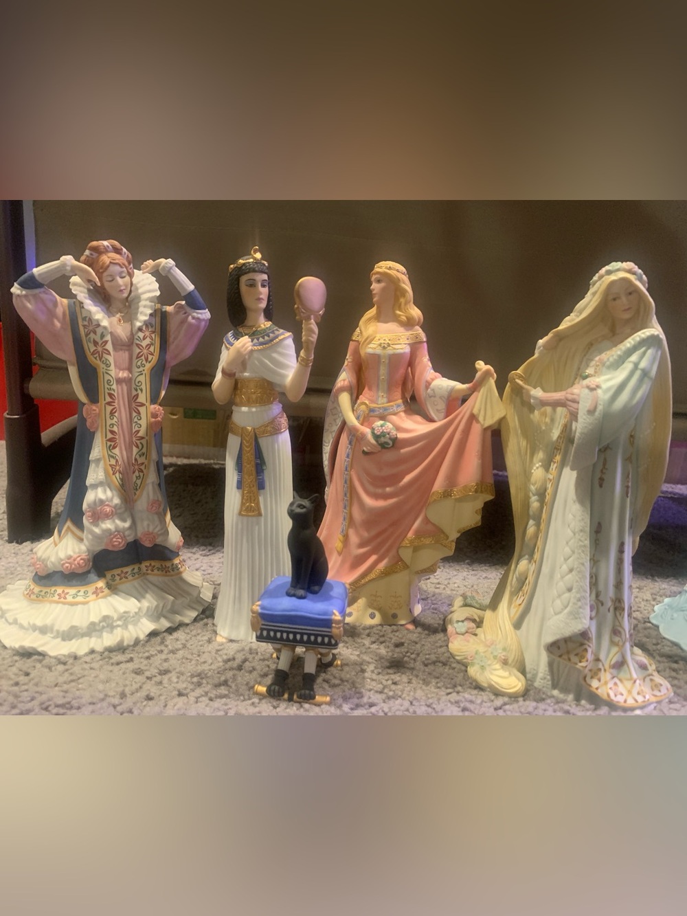 Elegant Princess Figurine - Decorative Home